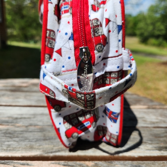 Milly Green British Design London Bus Travel Bag - Picture 5 of 7